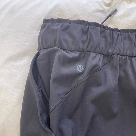Lululemon Stretch High Rise Crop 23” - size 6. WORN ONCE - Picture 2 of 2